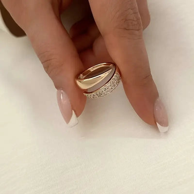 Elegante Anello Dorato con Pietre Brillanti (1+1 GRATIS)