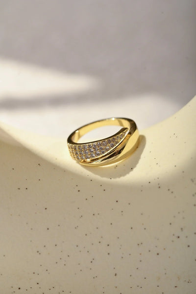 Elegante Anello Dorato con Pietre Brillanti (1+1 GRATIS)