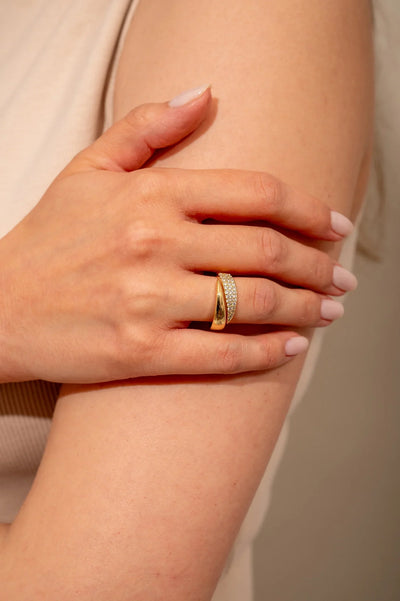 Elegante Anello Dorato con Pietre Brillanti (1+1 GRATIS)